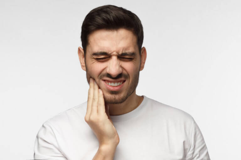 Do Your Teeth Hurt When You Chew?